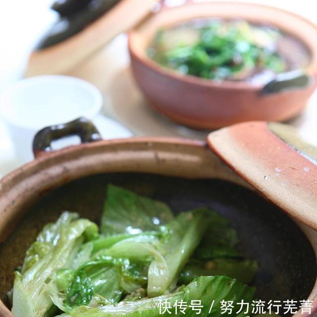 做法|蚝油生菜,别再直接下锅炒,换一种做法,生菜脆嫩爽口,鲜香好吃