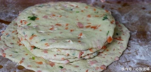 食用油|面食花样多,这样做的你吃过没一家人一个大饼搞定一顿饭
