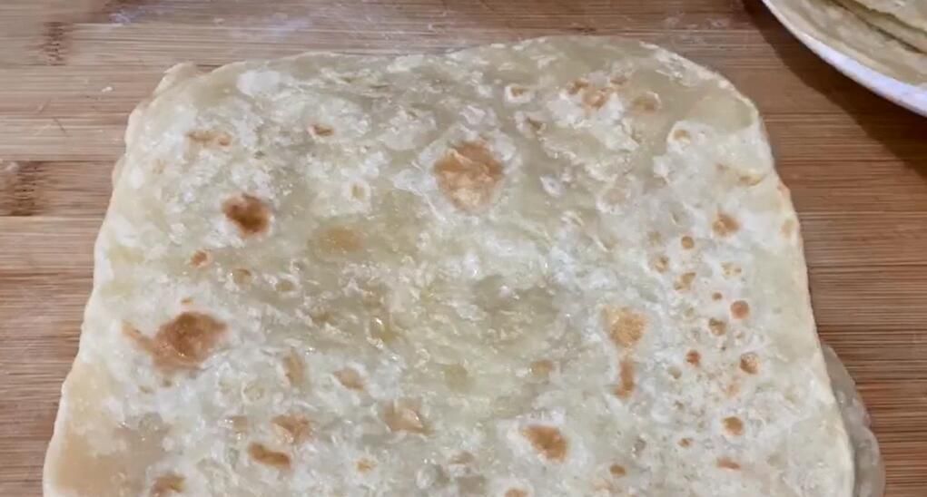 层次分明|万能家常饼,层次分明熟得快,大饼又薄又好吃,凉了也不硬