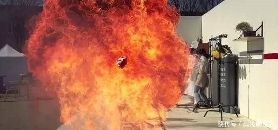 轮胎|“阅后即焚”小广告,环保又拉风