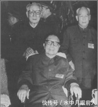 总理|他曾是任弼时的警卫队长，建国后成副总理，他的秘书也成了正国级