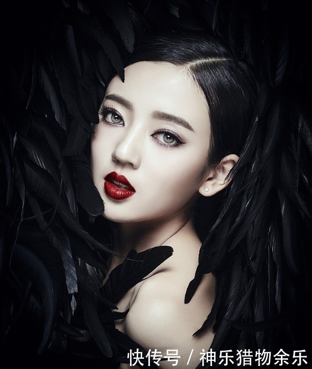  暗指|于正眼红暗指三小只抄袭自己作品，粉丝拎出哈儿的移动城堡打脸