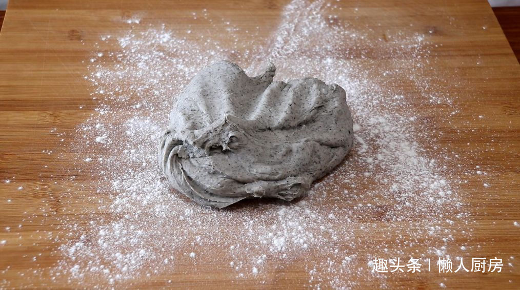  做法|这是刀切馒头的做法，不需要二次醒发，加上黑芝麻，香味更浓