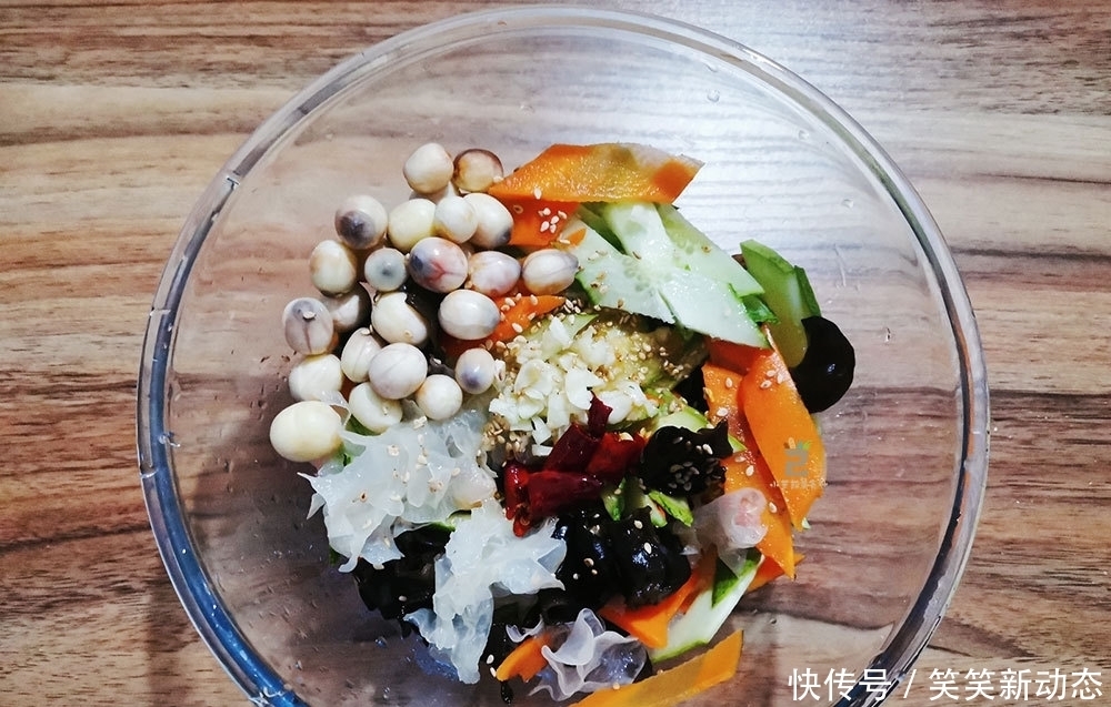  好吃|凉拌银耳，用不用焯水？大厨教你正确做法，脆嫩爽口，好吃又营养