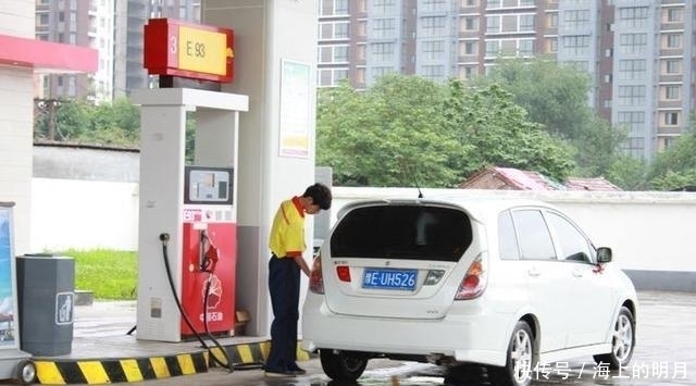  加油站|为什么有些加油站不给摩托车油箱加油? 说出来你都不敢相信