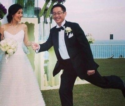 许晋亨|许晋亨妈妈多年后有无后悔,与其儿子娶李嘉欣,不如成全刘嘉玲