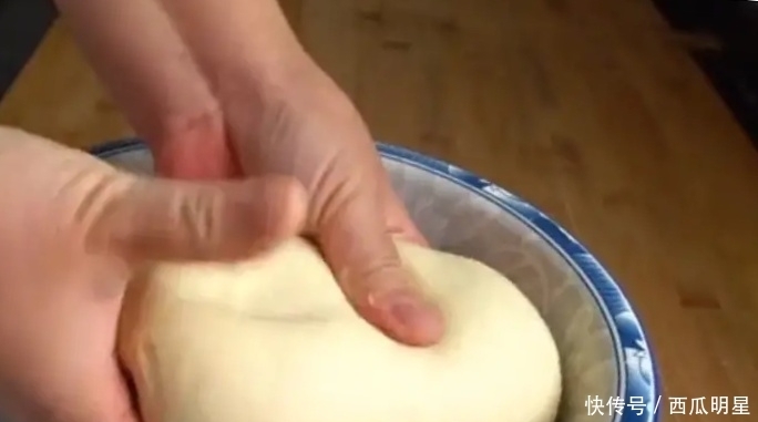  教你做|手把手教你做奶香麻花，简单无技巧，松软又拉丝，比面包还好吃