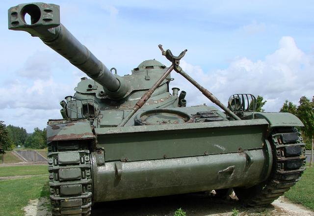 嘲笑|二战后法国坦克艰难的研发之路，宁可被嘲笑，也不放弃法式浪漫