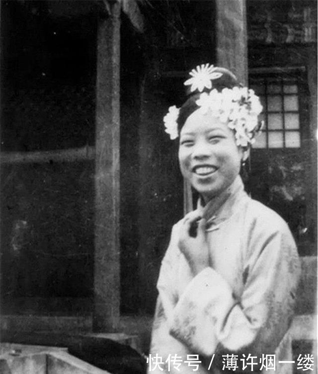 皇妃|末代皇后婉容、皇妃文绣珍贵老照片,你觉得谁的颜值更胜一筹