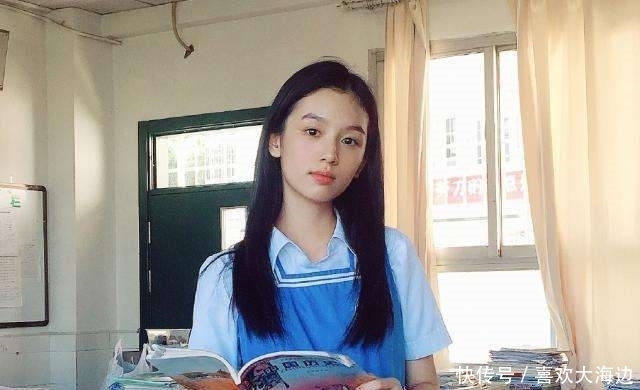  李维嘉|《快乐大本营》李维嘉连夸周也好看，那么究竟她有多好看？