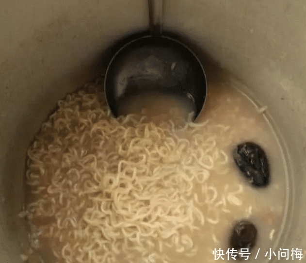  做饭|有个不会做饭的母亲是什么感受？网友：第1次吃食堂差点哭出声！