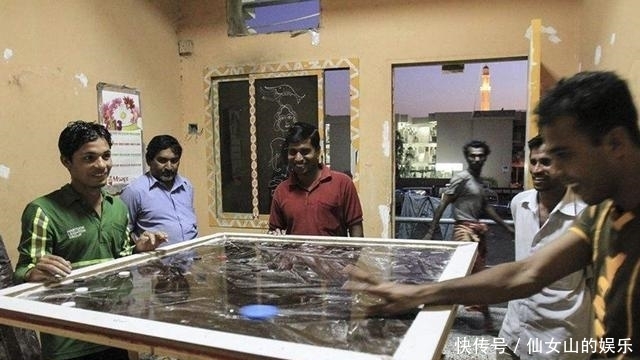 中东|中东最有钱的国家, 一半人口是印度人, 快要印度化了