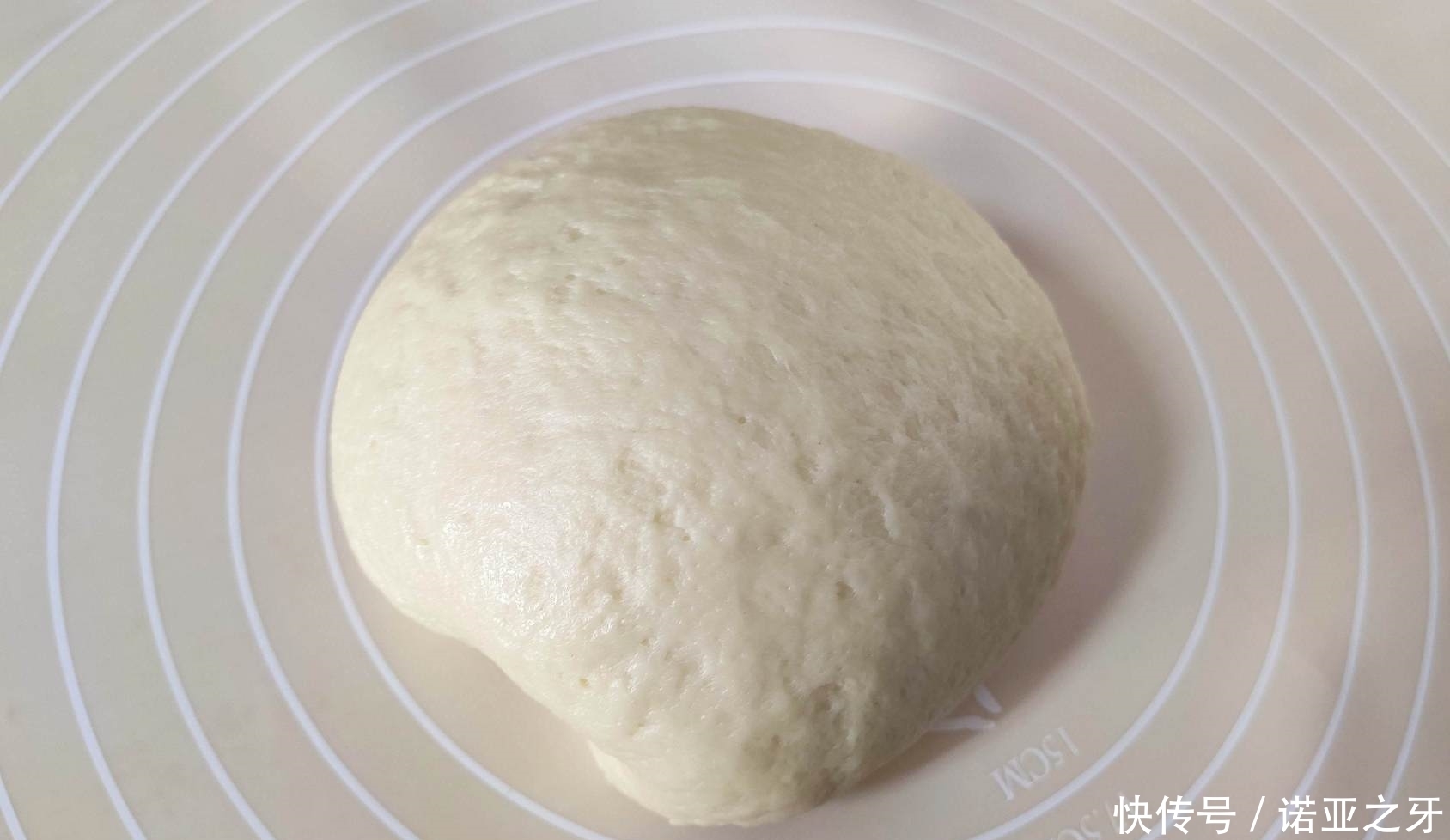 层次分明|中秋将至，它比月饼还好吃，烘焙店都卖疯了，层次分明一碰就掉渣