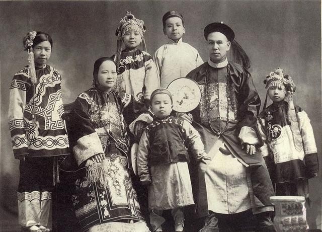 叶赫那拉|晚清封疆大吏们：个个威风八面，对大清愚忠，图9是民族英雄左宗棠
