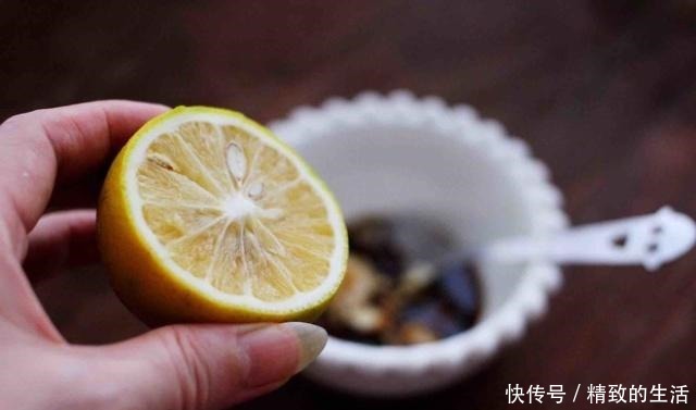 好吃|辣根拌秋葵毛蛤的做法,味道浓郁,营养丰富,口感爽滑,非常好吃