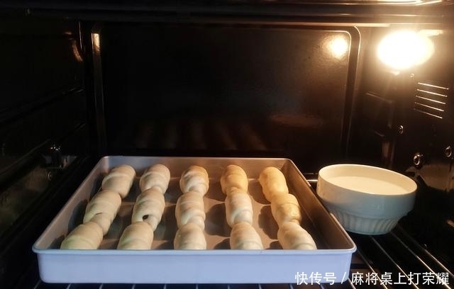  耐高糖酵母|学会用这种方法做面包，拉丝效果极佳，绵软又香醇，不信你也试试