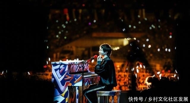 告诉|在鸟巢连开两场演唱会,华晨宇的逆袭人生,告诉你脱胎换骨有多爽