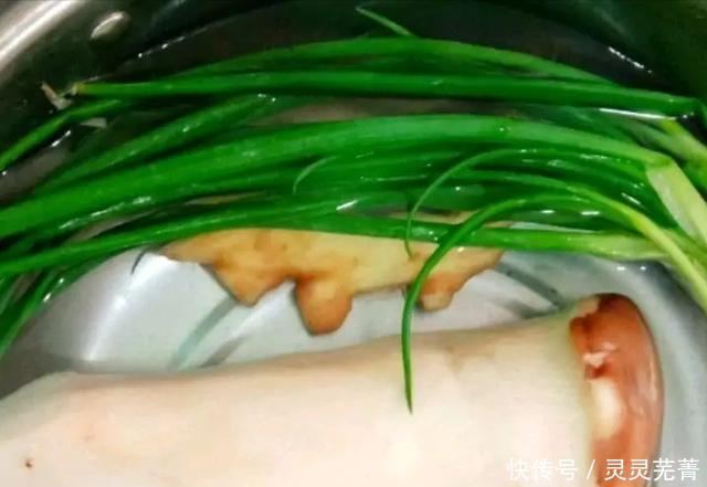 杏鲍菇|腊肠炒鲍菇,只要简单几步就浓香开胃