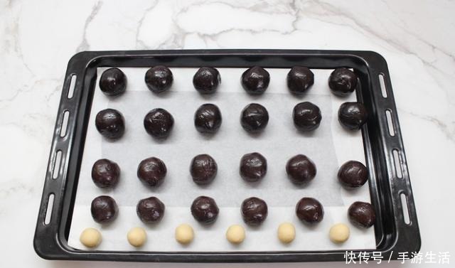 巧克力桃山|这种月饼创意满分,但减肥人士看看就行了,咬一口就胖5斤!