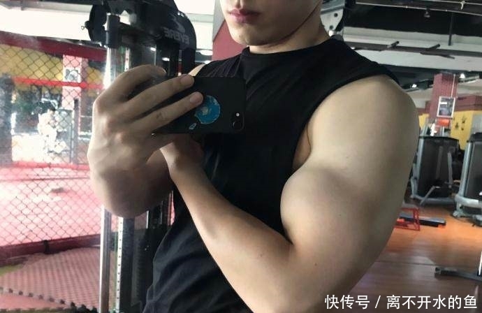 肌肉|爱健身的95后,雕刻出满身肌肉化身模特出镜,气质不输陈坤