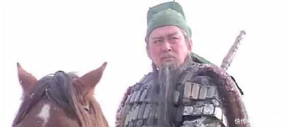 庞德|关羽水淹七军,为何庞德不愿投降与马超重聚?不是不想而是不敢!
