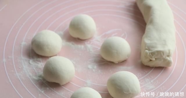 吃光|天热别蒸包子,教你懒人吃法,卷一卷8分钟出锅,早餐上桌准吃光