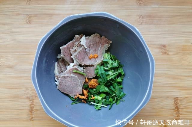 浓肉|做羊肉汤时,千万别乱放调料,记住两点,羊肉汤浓肉香还不膻