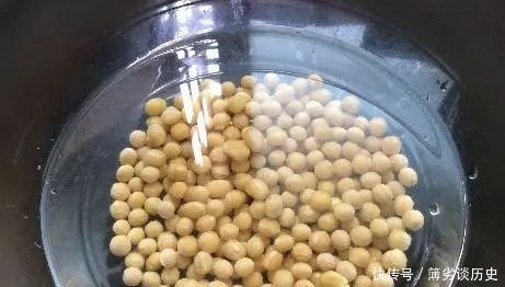 豆腐脑|1碗黄豆10碗水，自制豆腐脑很简单，软嫩滑赛过鸡蛋羹，好吃好做
