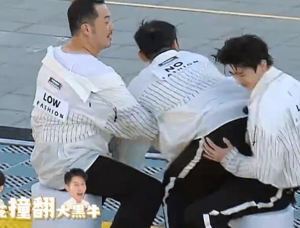 男团|蔡徐坤游戏故意推翻李晨,沙溢看不下去,暴露跑男团真实关系