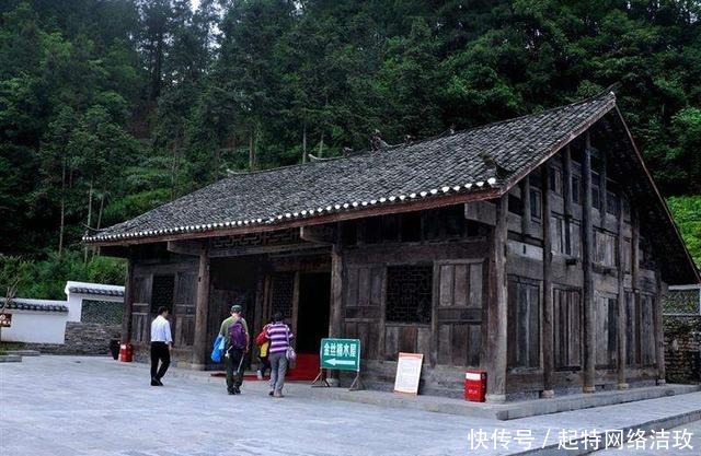 楠木|商人花一百万买走农民价值八亿的金丝楠木祖屋，修缮后却捐给景区