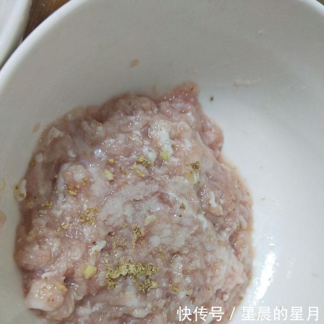 加盐|做鲜肉馄饨,不要只加盐!多加点“它”,肉馅香嫩,做早餐最合适