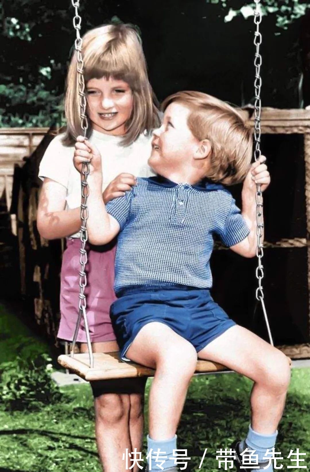 为伴|戴安娜6岁父母离异,她和弟弟相依为伴,周末见母亲是她最开心的