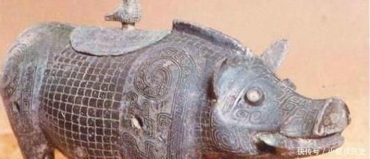  盖房|父子二人盖房，挖到一个铜猪，专家激动不已房子拆了，再挖