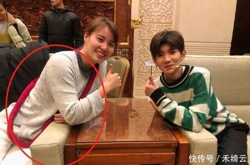 制止|24岁傅园慧“摸摸带”不离身,娃的“怪癖”,家长要不要制止