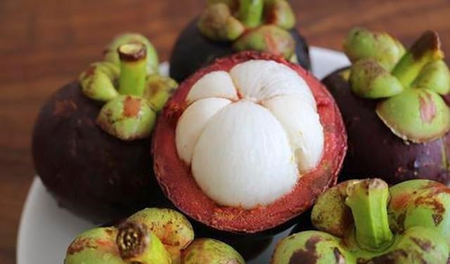 挑选|买山竹时有窍门，要选择“母”山竹，皮薄肉大，一挑一个甜