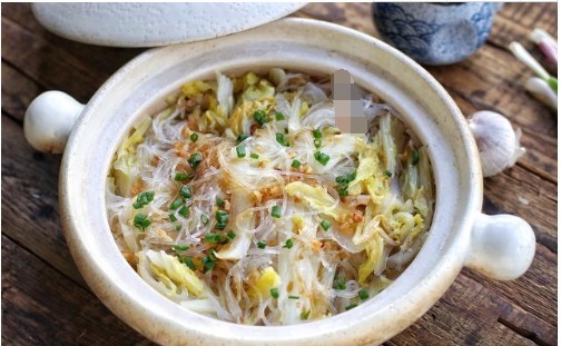 腊肉|没有比这更馋人的砂锅菜了，不加一滴水，焖一锅，给龙虾都不换