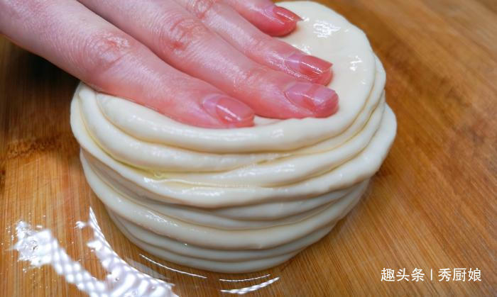 烫面|儿子迷上此面食,三天两头吃一次,不发面不烫面,上桌瞬间就扫光