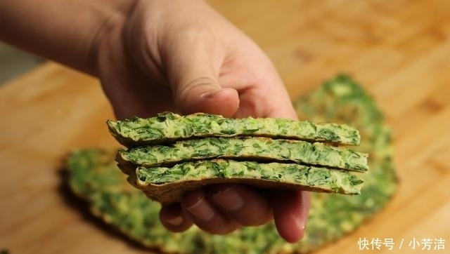 鸡蛋|芹菜叶不要再丢了,教你最简单的家常做法,5分钟出锅,超简单