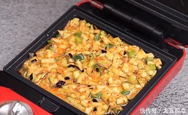 茄子|茄子还可以这样吃,不用炒不凉拌,实在太解馋了,吃一次念念不忘