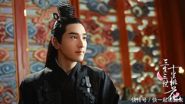 细节|找不同,一身玄衣的夜华每件服饰都有不同的小细节,你发现了吗