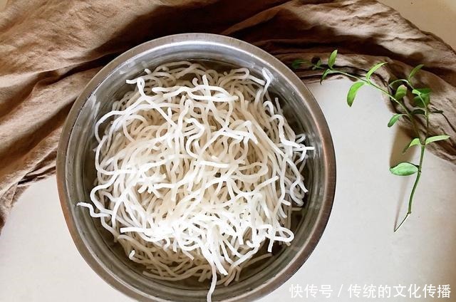 全家人|最近学会了一个新早餐,味道好极了,全家人都爱吃