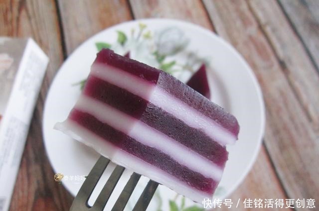 简单|这个千层蒸糕颜色漂亮,Q弹爽口,特别适合夏天吃,做法特别简单