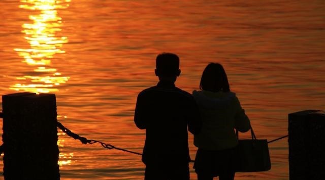  老徐的妻子|42岁男子深夜昏迷，抢救两小时后离世，医生与妻子脱不了干系