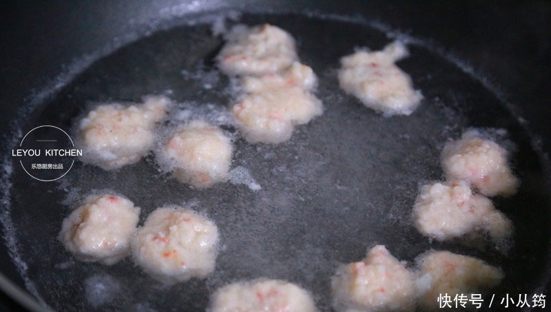 鲜美|用水煮的一道菜,一滴油没放,鲜美又清爽,连汤都不想剩下