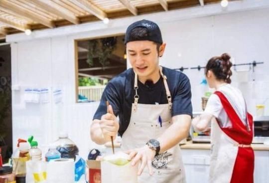 打电话|《中餐厅》请不到赵丽颖,黄晓明给冯绍峰打电话,轻松搞定