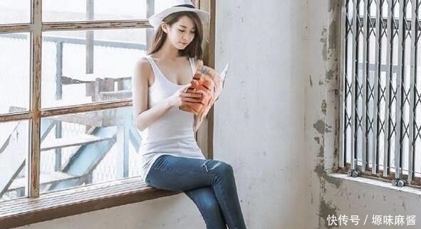 气质|五官精致的牛仔裤美女,散发迷人气质,回头率十足!