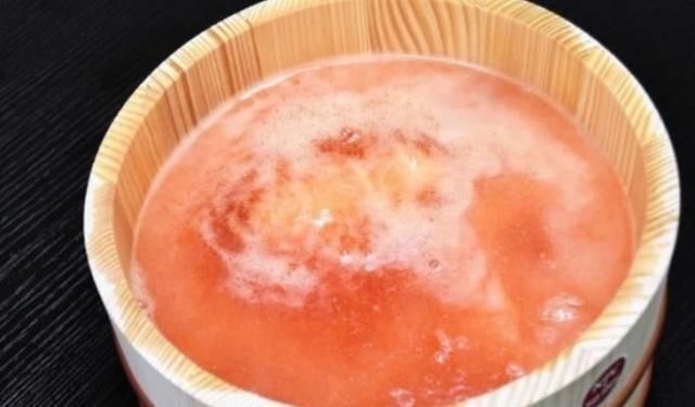 口味|肯德基这款可以吃的“指甲油”,是炸鸡口味的,拆开放到水里……