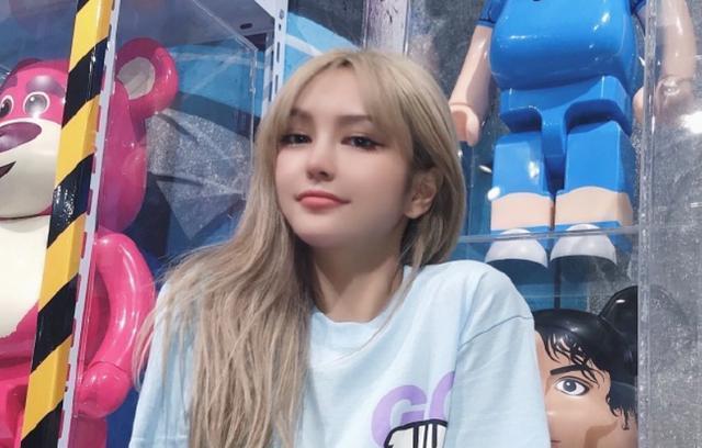  肯定还|有种“巅峰”叫分手后的周扬青，扮紫霞美出新高，确定不是原画