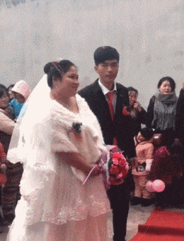 搞笑|搞笑GIF：姑娘跳水，看着就疼