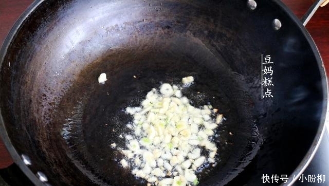 莲藕|清炒莲藕时,记得多加这2样蔬菜,爽口更下饭